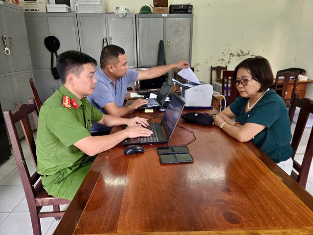 Bắt khẩn cấp Nguyễn Thị Phượng sinh năm 1976- Ảnh 1. Bắt khẩn cấp Nguyễn Thị Phượng sinh năm 1976- Ảnh 1.