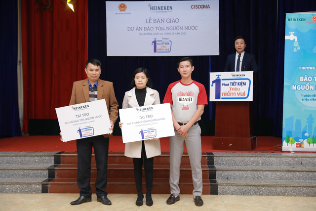 Trái tim "Kiên trì phụng sự" của HEINEKEN Việt Nam: Hơn 1 thập kỷ chung tay bảo tồn nguồn nước vì một Việt Nam tốt đẹp hơn- Ảnh 4. Trái tim "Kiên trì phụng sự" của HEINEKEN Việt Nam: Hơn 1 thập kỷ chung tay bảo tồn nguồn nước vì một Việt Nam tốt đẹp hơn- Ảnh 4.