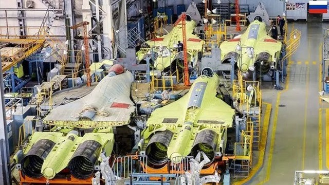 Đẩy nhanh sản xuất h&agrave;ng loạt si&ecirc;u chiến đấu cơ- Ảnh 1.