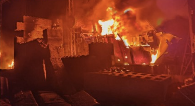 Nổ rồi! Kinzhal ồ ạt tấn công – Kiev tê liệt: Hàng loạt vũ khí cảm tử xuất kích, Kremlin tuyên bố nóng- Ảnh 1.