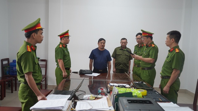 Bắt tạm giam, khám xét nơi ở của Nguyễn Văn Trình- Ảnh 1. Bắt tạm giam, khám xét nơi ở của Nguyễn Văn Trình- Ảnh 1.