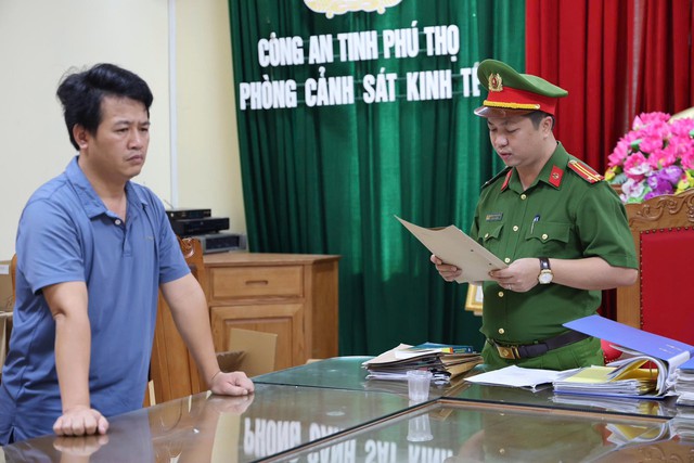 Hình ảnh Công an khám xét kho chứa bình chữa cháy giả của công ty TNHH PCCC Tomoken- Ảnh 14. Hình ảnh Công an khám xét kho chứa bình chữa cháy giả của công ty TNHH PCCC Tomoken- Ảnh 14.