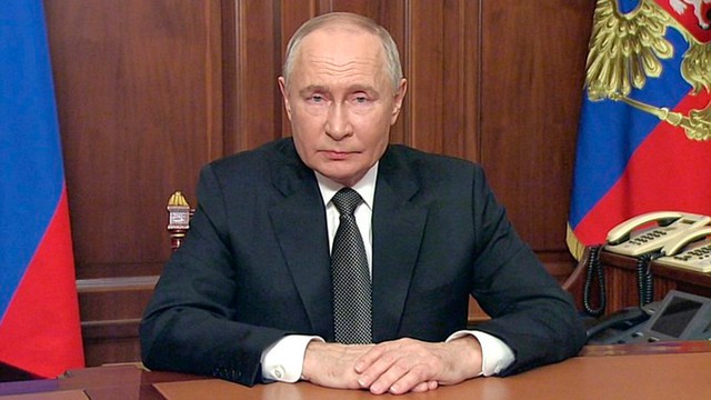 Ông Belousov hạ lệnh, hàng trăm tên lửa nã vào Ukraine: Cột lửa cao hàng km, ông Zelensky cầu cứu phương Tây- Ảnh 5.