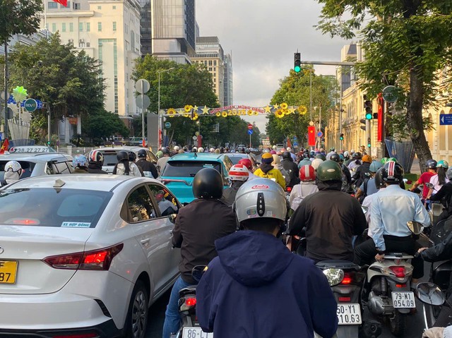 Đề xuất cấm đăng ký mới xe máy xăng: TP.HCM có phương án khác- Ảnh 3. Đề xuất cấm đăng ký mới xe máy xăng: TP.HCM có phương án khác- Ảnh 3.