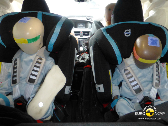 Chưa tới 500 triệu đã mua được "vua xe 7 chỗ"- Ảnh 4.