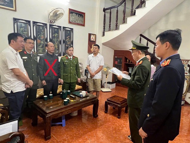 Bắt tạm giam công chức Trần Xuân Hội - Ảnh 1.