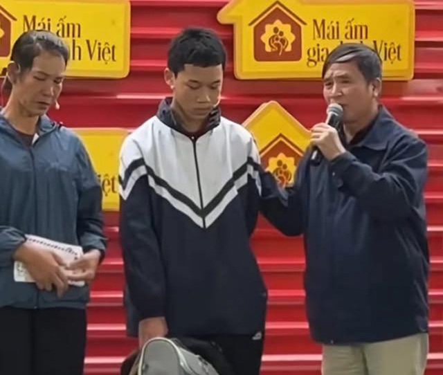 Người đàn ông cắt 50m2 đất tặng hàng xóm ở Hà Nội: Nhiều người bảo "điên", con gái mất ngủ- Ảnh 1. Người đàn ông cắt 50m2 đất tặng hàng xóm ở Hà Nội: Nhiều người bảo "điên", con gái mất ngủ- Ảnh 1.