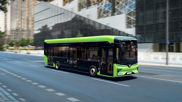 Soi thông số đầy đủ VinFast EB 12 bán ở châu Âu: Xe buýt chở 90 người tiện nghi không kém xe con- Ảnh 6. Soi thông số đầy đủ VinFast EB 12 bán ở châu Âu: Xe buýt chở 90 người tiện nghi không kém xe con- Ảnh 6.