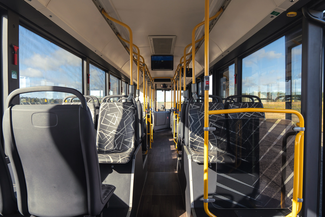 Soi thông số đầy đủ VinFast EB 12 bán ở châu Âu: Xe buýt chở 90 người tiện nghi không kém xe con- Ảnh 2. Soi thông số đầy đủ VinFast EB 12 bán ở châu Âu: Xe buýt chở 90 người tiện nghi không kém xe con- Ảnh 2.