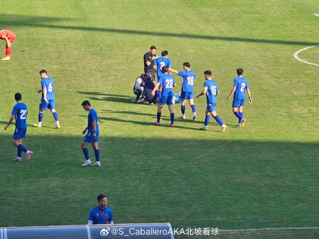 Để thua nghiệt ngã, tuyển Việt Nam mất cơ hội lên đầu bảng giải quốc tế- Ảnh 4.