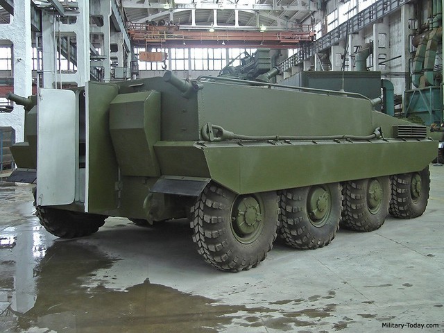 Thiết giáp 'vô lý' nhất của Ukraine là xe chiến đấu bộ binh bánh lốp K-64- Ảnh 7.