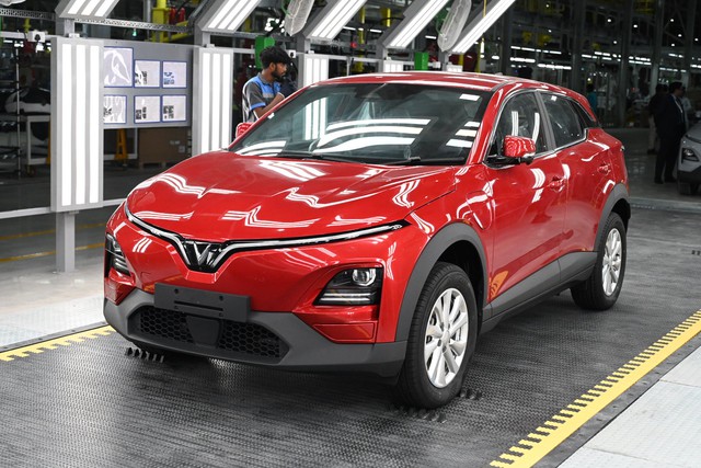 Quốc gia ch&acirc;u &Aacute; tỷ d&acirc;n n&agrave;y c&ugrave;ng l&uacute;c đ&oacute;n VinFast v&agrave; Tesla, nhưng 'g&atilde; khổng lồ Mỹ' đang đuối hơn?- Ảnh 1.