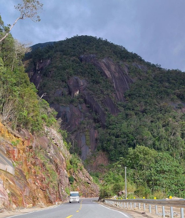 Cần cẩn trọng mức nào khi qua đèo Khánh Lê?- Ảnh 2. Cần cẩn trọng mức nào khi qua đèo Khánh Lê?- Ảnh 2.