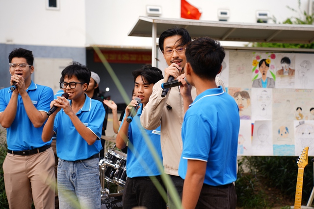 Ngôi trường "độc nhất" trên thế giới, cát-xê 0 đồng cho Đen Vâu, H'Hen Niê và lời hứa danh dự của một tập đoàn- Ảnh 6. Ngôi trường "độc nhất" trên thế giới, cát-xê 0 đồng cho Đen Vâu, H'Hen Niê và lời hứa danh dự của một tập đoàn- Ảnh 6.