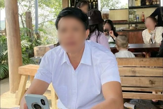 Vụ tài xế cố vượt ngầm tràn bị lũ cuốn mất tích: Người vợ đau xót kể cuộc gọi cuối với chồng- Ảnh 1.