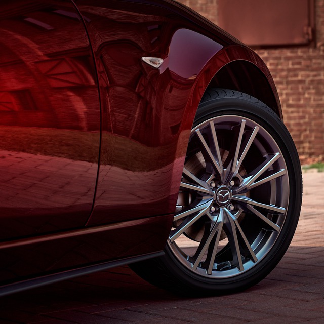 Mazda Việt Nam bỗng giới thiệu một xe bán chạy nhất thế giới: 'Ăn tiền' nhờ rẻ, đẹp, có điểm giống VF 3- Ảnh 4.