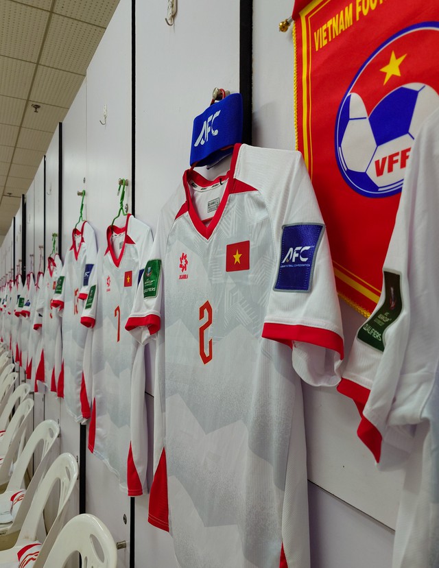 Nguyễn Xuân Son lập công, tuyển Việt Nam giành trọn 3 điểm trên sân khách- Ảnh 5. Nguyễn Xuân Son lập công, tuyển Việt Nam giành trọn 3 điểm trên sân khách- Ảnh 5.