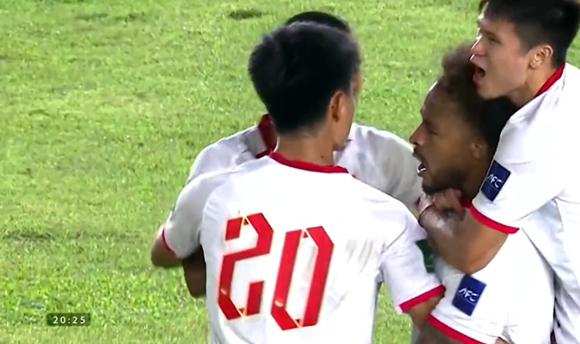 Nguyễn Xuân Son lập công, tuyển Việt Nam giành trọn 3 điểm trên sân khách- Ảnh 1. Nguyễn Xuân Son lập công, tuyển Việt Nam giành trọn 3 điểm trên sân khách- Ảnh 1.