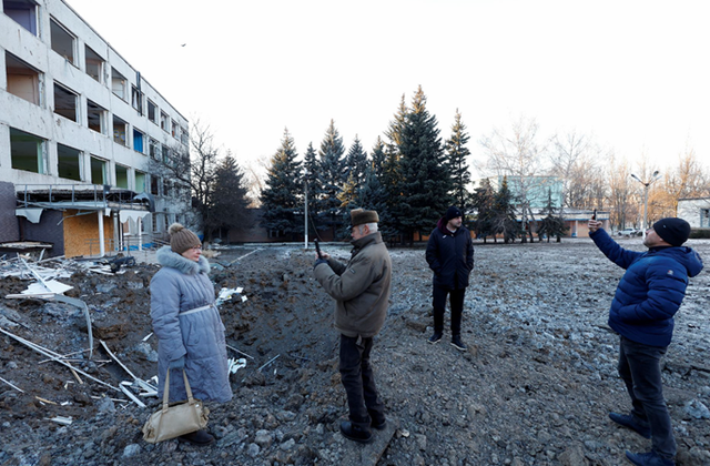 L&iacute;nh Ukraine đầu h&agrave;ng ở Pokrovsk- Ảnh 6.