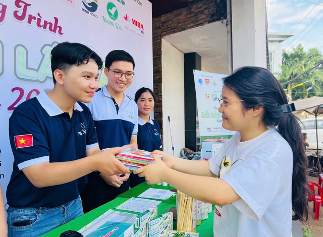 Chương trình hấp dẫn bậc nhất Việt Nam, thu hút hơn 43.000 lượt người khắp mọi miền: Sức trẻ là đây!- Ảnh 2. Chương trình hấp dẫn bậc nhất Việt Nam, thu hút hơn 43.000 lượt người khắp mọi miền: Sức trẻ là đây!- Ảnh 2.