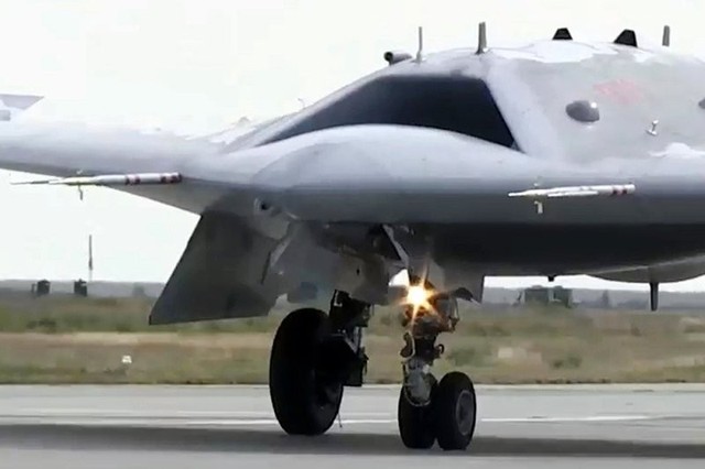 B&aacute;o Mỹ: S-70 Okhotnik kh&ocirc;ng thể bị bỏ qua hoặc đ&aacute;nh gi&aacute; thấp- Ảnh 7.