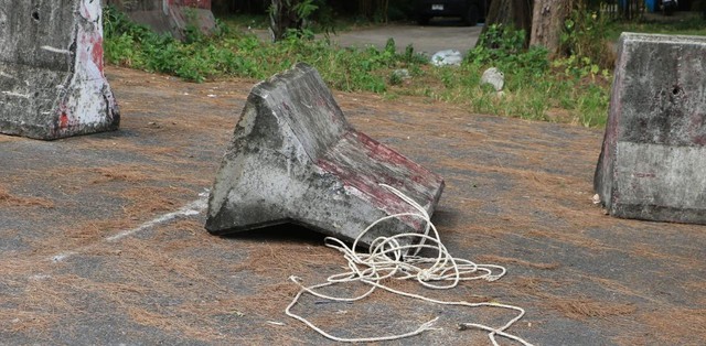 Người đàn ông cố tình lao ô tô xuống sông, nhân viên cứu hộ sửng sốt khi nhìn vào bên trong xe- Ảnh 2. Người đàn ông cố tình lao ô tô xuống sông, nhân viên cứu hộ sửng sốt khi nhìn vào bên trong xe- Ảnh 2.