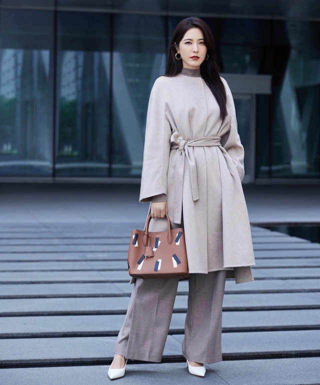 Mỹ nhân duy nhất được mệnh danh “200 năm nữa cũng không có ai đẹp bằng”, cứ yêu ai là người đó thành Ảnh đế- Ảnh 7. Mỹ nhân duy nhất được mệnh danh “200 năm nữa cũng không có ai đẹp bằng”, cứ yêu ai là người đó thành Ảnh đế- Ảnh 7.