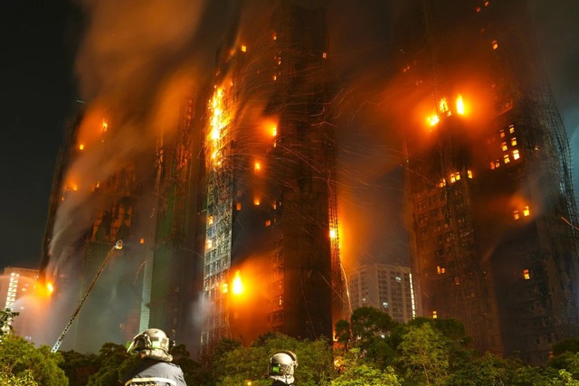 Điểm "bất thường" của vụ cháy tang thương nhất Hồng Kông trong hơn nửa thế kỷ- Ảnh 2. Điểm "bất thường" của vụ cháy tang thương nhất Hồng Kông trong hơn nửa thế kỷ- Ảnh 2.