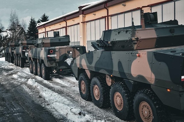 H&agrave;ng loạt thiết gi&aacute;p Rosomak với module chiến đấu ZSSW-30 được b&agrave;n giao- Ảnh 5.