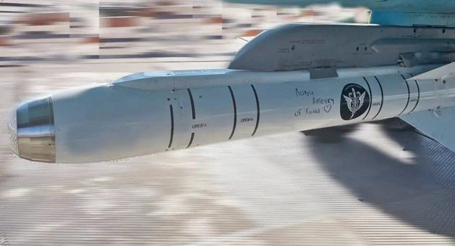 T&ecirc;n lửa Kh-38ML tăng tốc l&ecirc;n tới 2.700 km/h đ&atilde; ph&aacute; hủy ho&agrave;n to&agrave;n mục ti&ecirc;u - Ảnh 2.