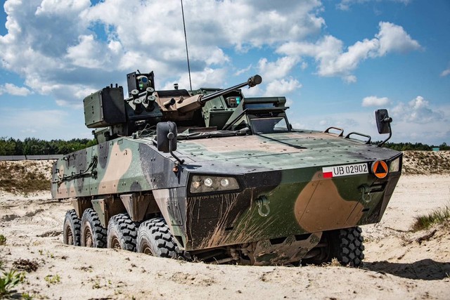 H&agrave;ng loạt thiết gi&aacute;p Rosomak với module chiến đấu ZSSW-30 được b&agrave;n giao- Ảnh 8.