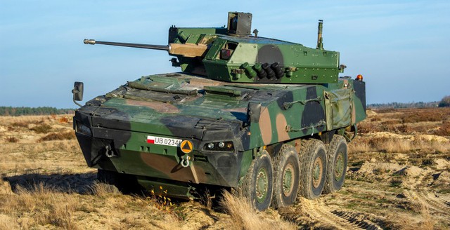 H&agrave;ng loạt thiết gi&aacute;p Rosomak với module chiến đấu ZSSW-30 được b&agrave;n giao- Ảnh 1.