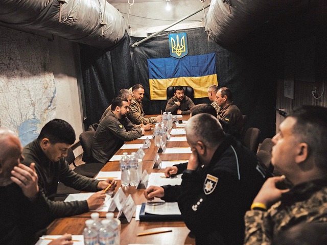 Tên lửa Zircon nã thẳng Kiev, Nga tuyên bố phá hủy “bunker Tổng thống Zelensky” – Nổ liên hoàn, Patriot “tháo chạy”- Ảnh 3. Tên lửa Zircon nã thẳng Kiev, Nga tuyên bố phá hủy “bunker Tổng thống Zelensky” – Nổ liên hoàn, Patriot “tháo chạy”- Ảnh 3.