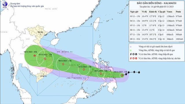 Cơn bão sắp đổ bộ vào đất liền nước ta có cường độ rất mạnh, gây mưa to đến rất to- Ảnh 1. Cơn bão sắp đổ bộ vào đất liền nước ta có cường độ rất mạnh, gây mưa to đến rất to- Ảnh 1.