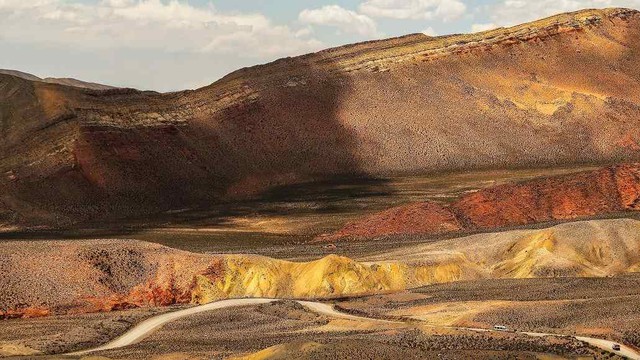 Phát hiện mỏ có trữ lượng tới 995,3 tấn vàng, chính quyền lập tức phong tỏa dãy núi dài hơn 7.200km - Ảnh 1.