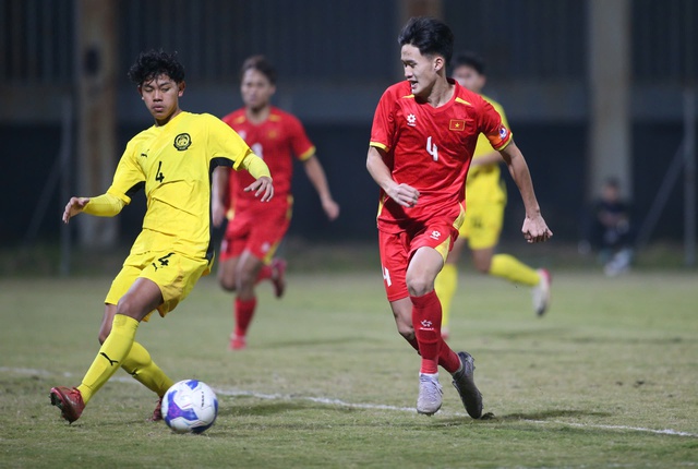 Diễn biến Việt Nam 3-0 Malaysia: Tuyển Việt Nam tấn c&ocirc;ng dồn dập, tạo "mưa b&agrave;n thắng" - Ảnh 2.