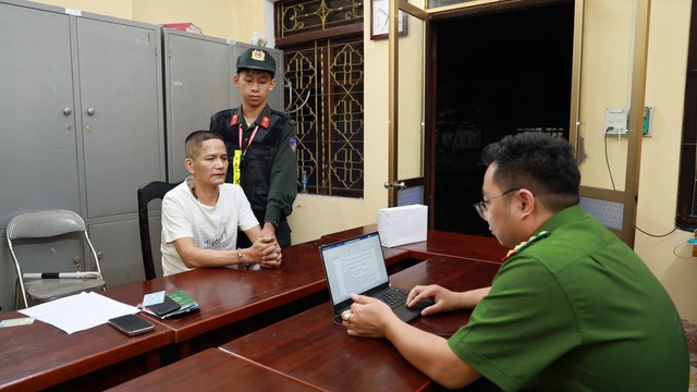 Thi hành lệnh bắt tạm giam Trần Mạnh Tưởng- Ảnh 1. Thi hành lệnh bắt tạm giam Trần Mạnh Tưởng- Ảnh 1.