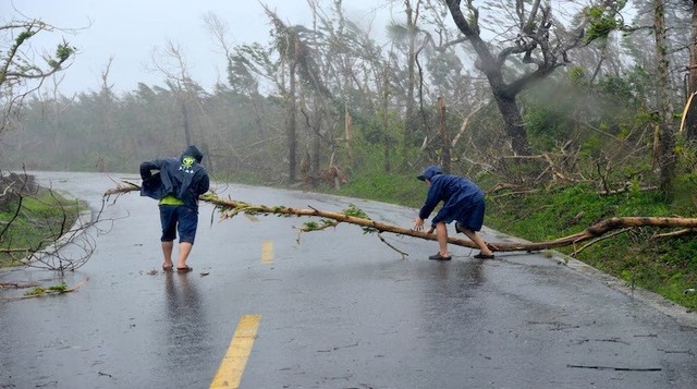 Hơn 150.000 người tháo chạy trước siêu bão Kalmaegi- Ảnh 3. Hơn 150.000 người tháo chạy trước siêu bão Kalmaegi- Ảnh 3.