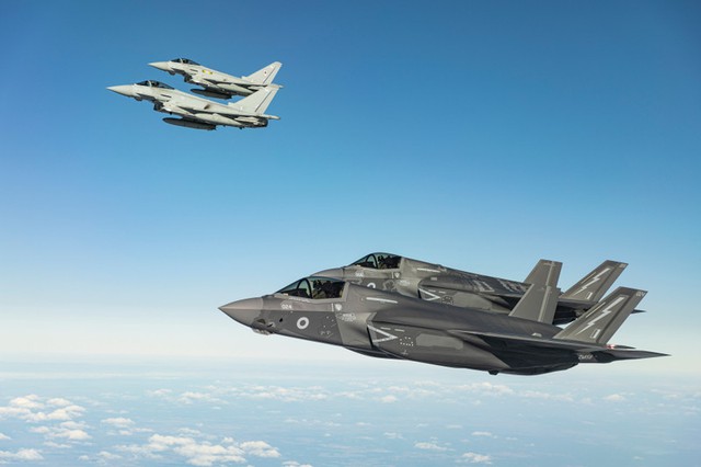 Số lượng kỷ lục tiêm kích F-35B trên tàu sân bay của Hải quân Anh- Ảnh 6. Số lượng kỷ lục tiêm kích F-35B trên tàu sân bay của Hải quân Anh- Ảnh 6.