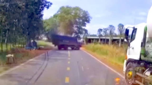 Tạm giữ hình sự Đồng Văn Nhật - tài xế cán người 2 lần - Ảnh 1.