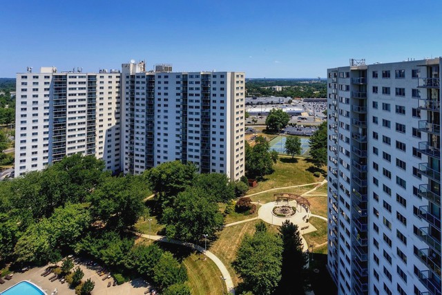 Bé gái 2 tuổi sống sót sau khi rơi từ ban công chung cư tầng 15: Tình trạng của nạn nhân sau đó gây chú ý - Ảnh 4.