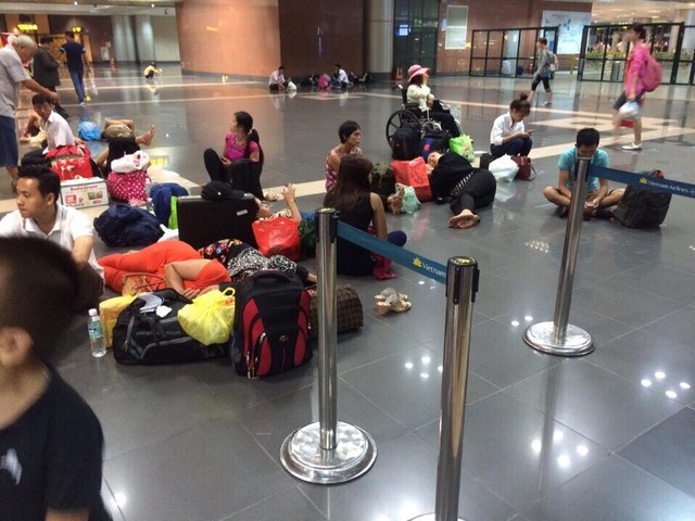 Hành khách bị delay tại Nội Bài, Tân Sơn Nhất, Đà Nẵng có thể ngủ ở sân bay: Nhiều trường hợp được miễn phí - Ảnh 1.