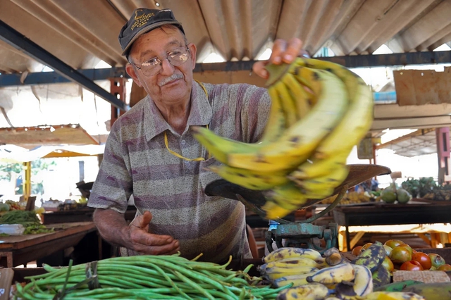 Chính thức: Cuba sẽ bắt đầu cho phép giao dịch bằng đồng tiền mới - Ảnh 2.