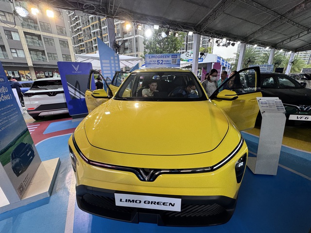 Xe điện 7 chỗ đầu tiên của VinFast lập kỷ lục chưa từng có - Ảnh 1.