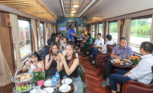 Chuyến tàu đi hơn 100km, được nhận xét "sang như máy bay thương gia": Thu 100 tỷ sau 7 tháng hoạt động - Ảnh 8.