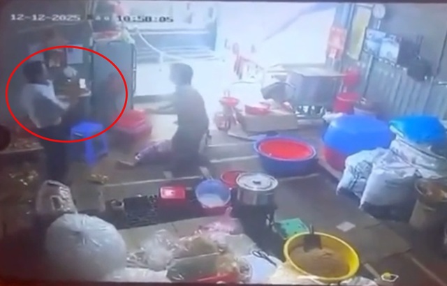 Vụ chồng dùng dao chém gục vợ hờ rồi tự sát: Đã rõ nguồn cơn - Ảnh 1.