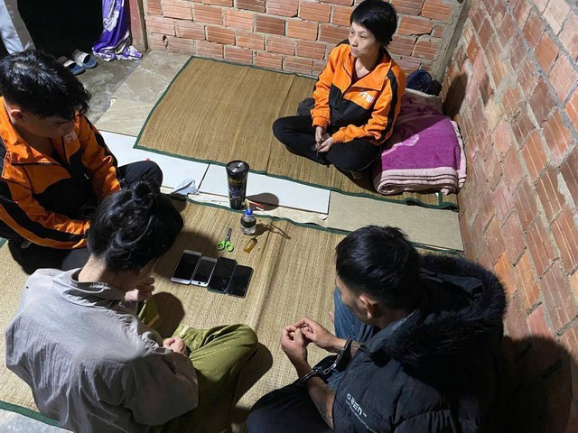 Bắt quả tang - Ảnh 1.