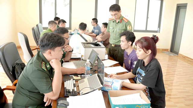 Cuộc chạy trốn - Ảnh 2.