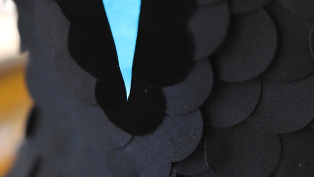 Phát minh "loại vải chưa từng có trên thế giới", nuốt "95% ánh sáng" - Ảnh 1.