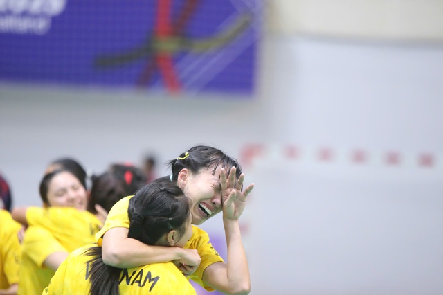 [DIỄN BIẾN] SEA Games 33 (17/12): Li&ecirc;n tục "ẵm" HCV, Thể thao Việt Nam đuổi gắt Indonesia - Ảnh 5.